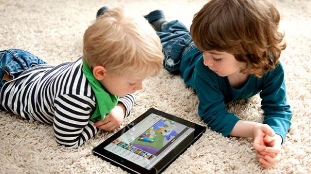 Учёные: iPad вреден для эмоционального развития детей