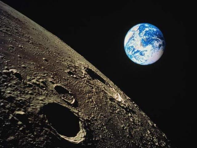 Ученые: Названо лучшее место для строительства лунной базы