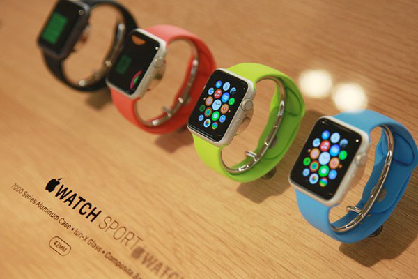 Поставщики Apple получили заказы на производство 5-6 млн Apple Watch в I квартале 2015 г
