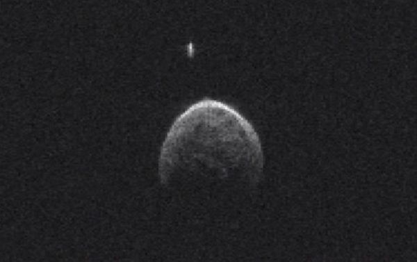 NASA: Получено детальное изображение астероида, сближавшегося с Землей
