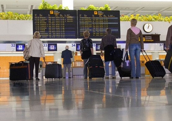Guardian: в ЕС предлагают массовый сбор данных об авиапассажирах