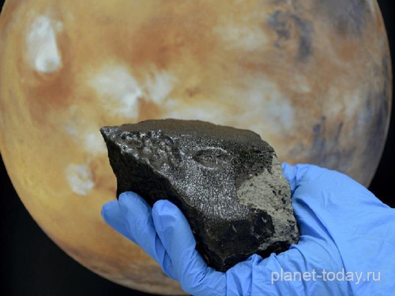 Метеорит «Черная красавица» поведал ученым о составе поверхности Марса